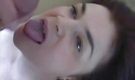 Blowjob از نوجوان گی چت شهوتناک ناز آماتور زیبا در پورنو آماتور داغ 2