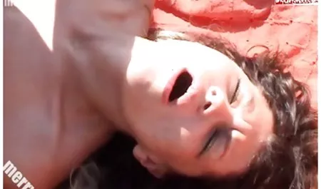Mujer Gorda aplasta a Hombre سایت سکسی شهوتناک