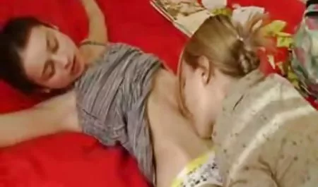 اروما فون میلر شرور چت سکسی شهوتناک و الاغ بزرگ عاشق خروس های بزرگ است