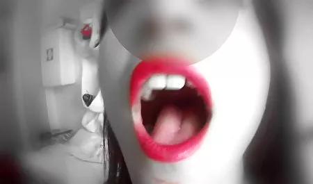 دختر نژاد مخلوط سکسی به یک از blowjob خسته کننده می دهد داستان شهوتناک و در الاغ و بیدمشک خود را می کند